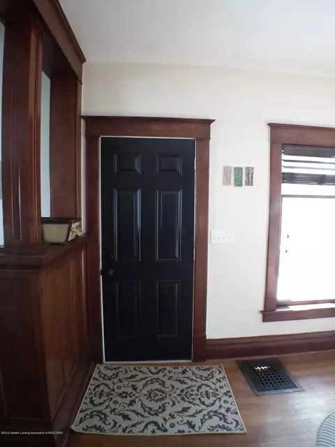 306 E Front St, Grand Ledge, MI 48837 photo 2
