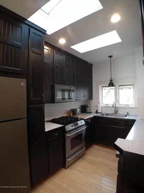 306 E Front St, Grand Ledge, MI 48837 photo 9