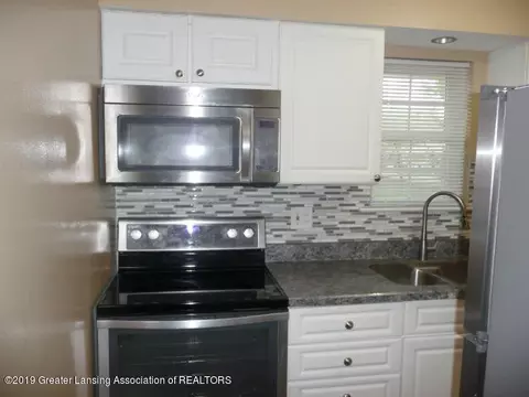 6222 Beechfield Dr, Lansing, MI 48911 photo 7