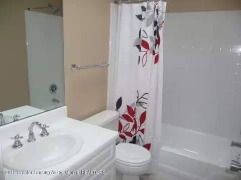 6222 Beechfield Dr, Lansing, MI 48911 photo 11