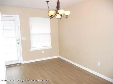 6222 Beechfield Dr, Lansing, MI 48911 photo 9