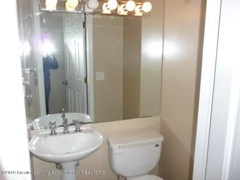 6222 Beechfield Dr, Lansing, MI 48911 photo 10