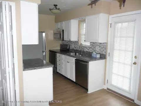 6222 Beechfield Dr, Lansing, MI 48911 photo 8