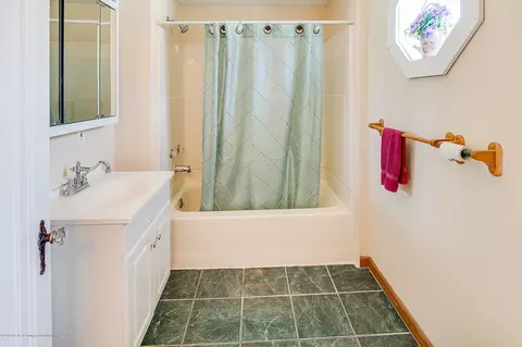 131 E Oak St, Mason, MI 48854 photo 9