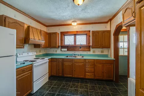 131 E Oak St, Mason, MI 48854 photo 5