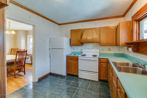 131 E Oak St, Mason, MI 48854 photo 6