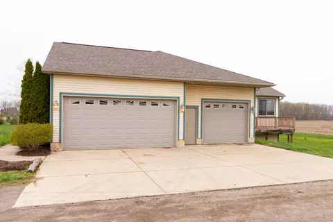 11340 W Howe Rd, Eagle, MI 48822 photo 5