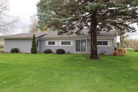 803 Pine St, Dewitt, MI 48820 photo 1