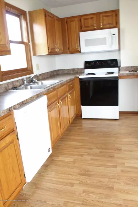 5886 Outer Dr, Bath, MI 48808 photo 5
