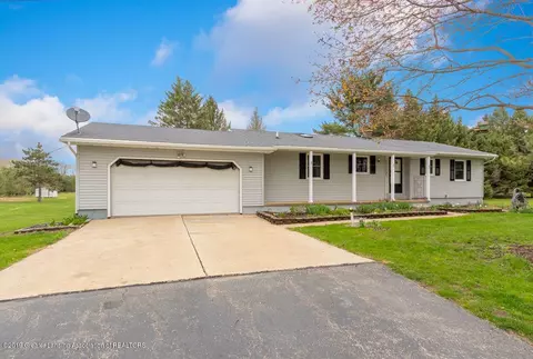 8220 W Howe Rd, Eagle, MI 48822 photo 1