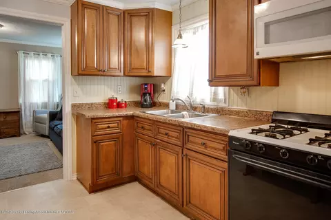 4516 Starr Ave, Lansing, MI 48910 photo 5