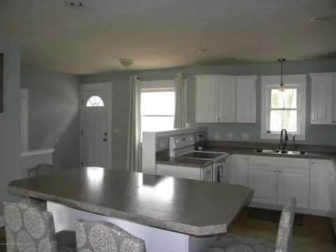 2305 Leon Ave, Lansing, MI 48906 photo 7