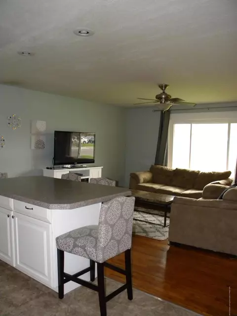 2305 Leon Ave, Lansing, MI 48906 photo 6