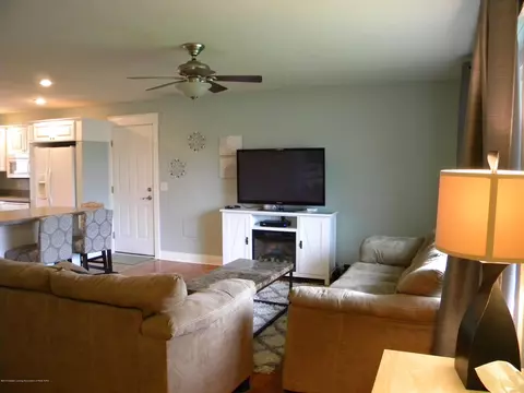2305 Leon Ave, Lansing, MI 48906 photo 4