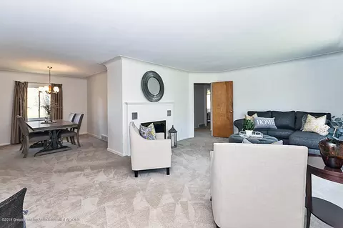 1207 Devonshire Ct, Owosso, MI 48867 photo 4