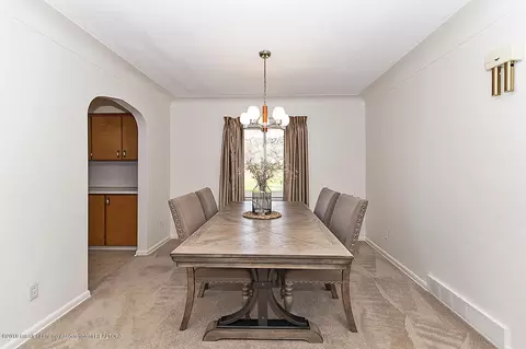 1207 Devonshire Ct, Owosso, MI 48867 photo 6