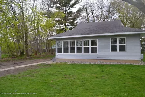 213 N Hemlock Rd, Hemlock, MI 48626 photo 1
