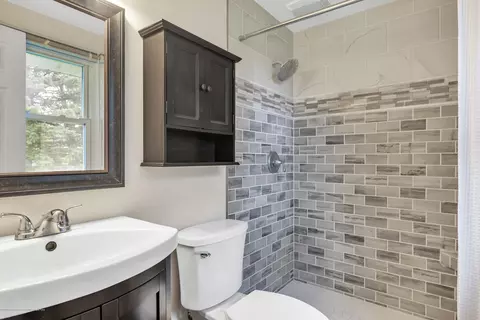4237 Whitby Ln, Bath, MI 48808 photo 20