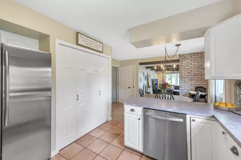 4237 Whitby Ln, Bath, MI 48808 photo 13