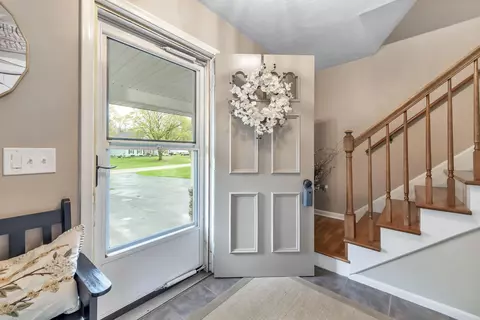 4237 Whitby Ln, Bath, MI 48808 photo 5