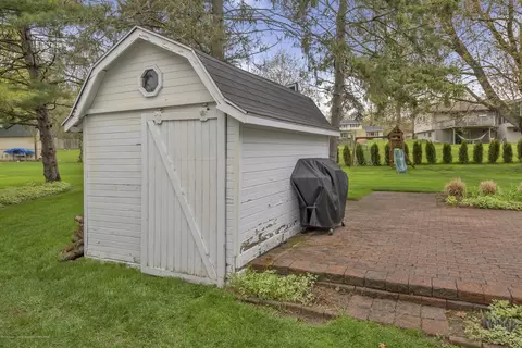 4237 Whitby Ln, Bath, MI 48808 photo 36
