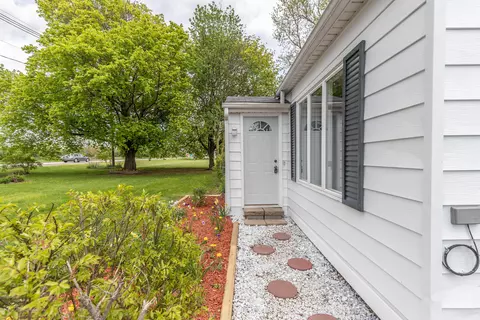 8344 E M 21, Ovid, MI 48866 photo 3