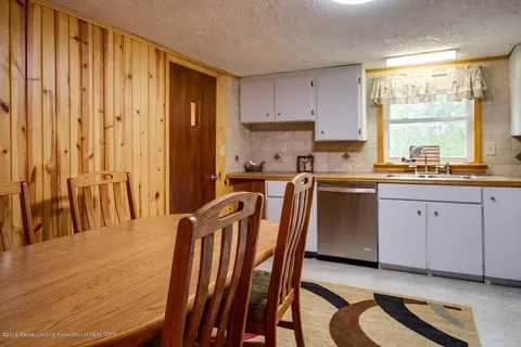 11673 Upton Rd, Bath, MI 48808 photo 4