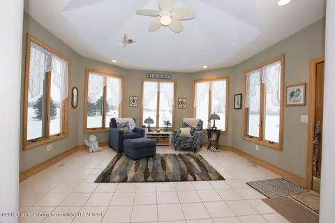 13185 S Wright Rd, Eagle, MI 48822 photo 4