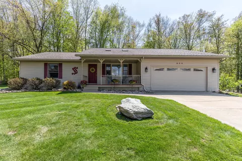 809 Birchwood, Dewitt, MI 48820 photo 1