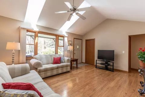 809 Birchwood, Dewitt, MI 48820 photo 14