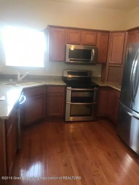 2185 Knotty Pine Trl, Howell, MI 48855 photo 2