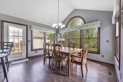 504 W Dill Dr, Dewitt, MI 48820 photo 10