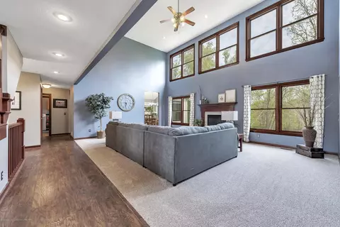 504 W Dill Dr, Dewitt, MI 48820 photo 6