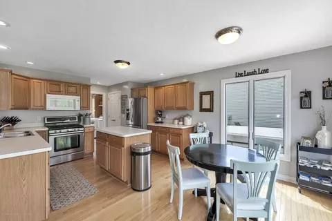 2209 Cedar Bnd, Holt, MI 48842 photo 15
