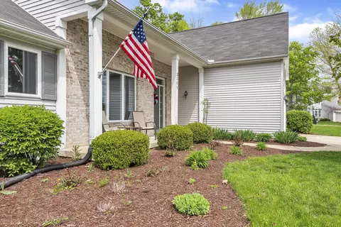 2209 Cedar Bnd, Holt, MI 48842 photo 2