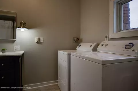 124 E Polly St, Perry, MI 48872 photo 14