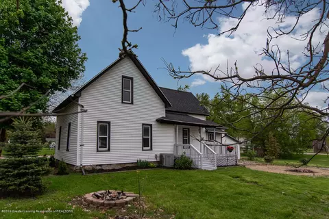 124 E Polly St, Perry, MI 48872 photo 2