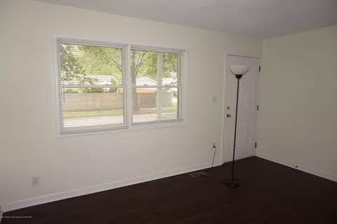 500 Sprucewood Ave, Lansing, MI 48910 photo 6