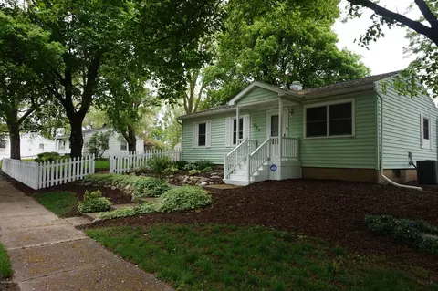 500 Sprucewood Ave, Lansing, MI 48910 photo 1