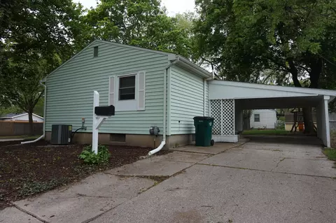 500 Sprucewood Ave, Lansing, MI 48910 photo 13