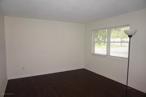 500 Sprucewood Ave, Lansing, MI 48910 photo 7