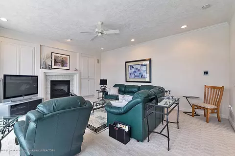 1340 Hickory Is, Haslett, MI 48840 photo 11