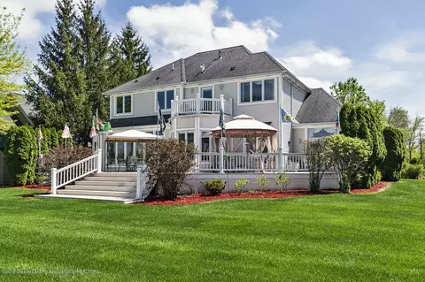 1340 Hickory Is, Haslett, MI 48840 photo 2