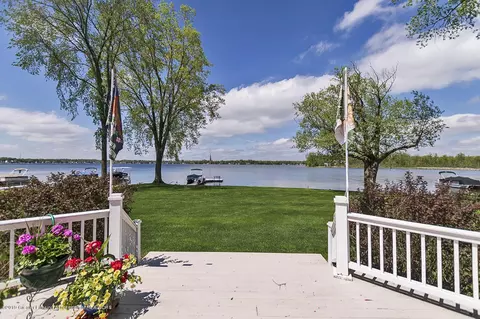 1340 Hickory Is, Haslett, MI 48840 photo 4