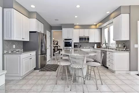 1340 Hickory Is, Haslett, MI 48840 photo 13