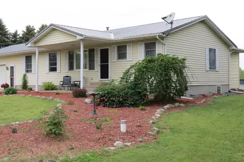 8657 E Maple Rapids Rd, Elsie, MI 48831 photo 2