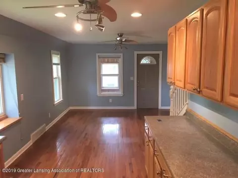 1802 Ada St, Lansing, MI 48910 photo 7