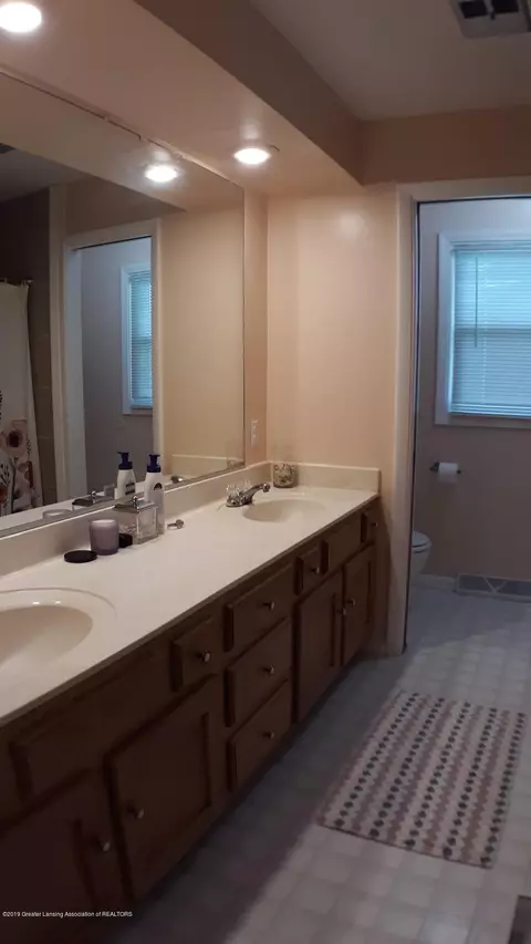 7642 Loomis Rd, Dewitt, MI 48820 photo 15