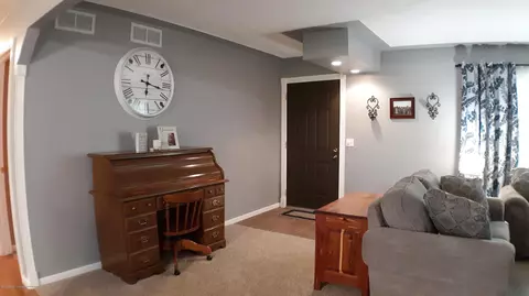7642 Loomis Rd, Dewitt, MI 48820 photo 4