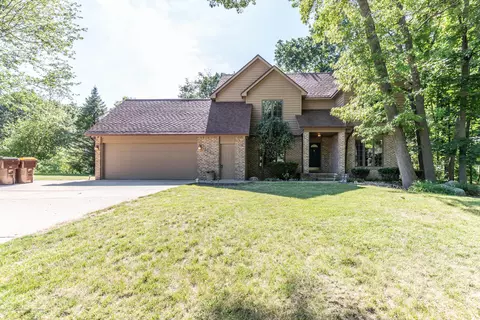 13384 Blackwood Dr, Dewitt, MI 48820 photo 2